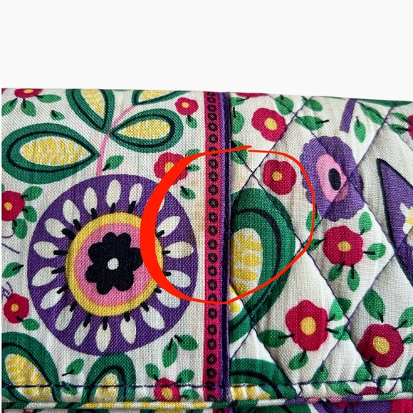 Vera Bradley Viva La Vera Retired Floral Quilted Trifold Wallet - Picture 4 of 10